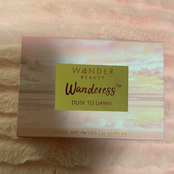 Blush and Highlighter Palette - Picture 2 of 2